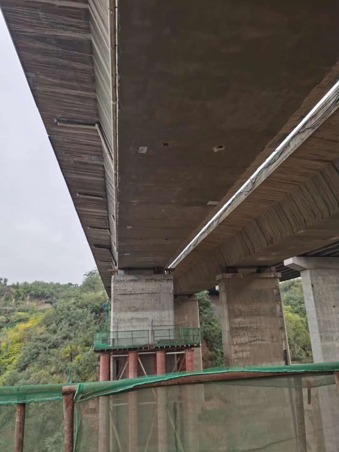 大渡口桥梁加固前制定可行设计方案图并用对施工方法